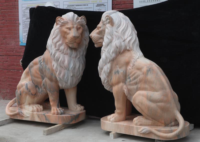 Pair of Marble Lion Statue